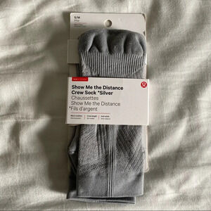 🆕 Lululemon Show Me The Distance Crew Socks *Silver